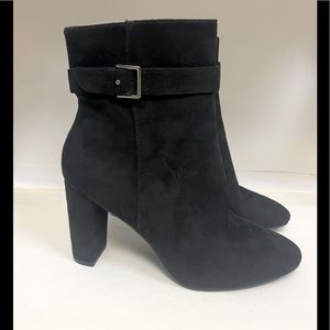 Jones of New York black suede boots 7 NWOT